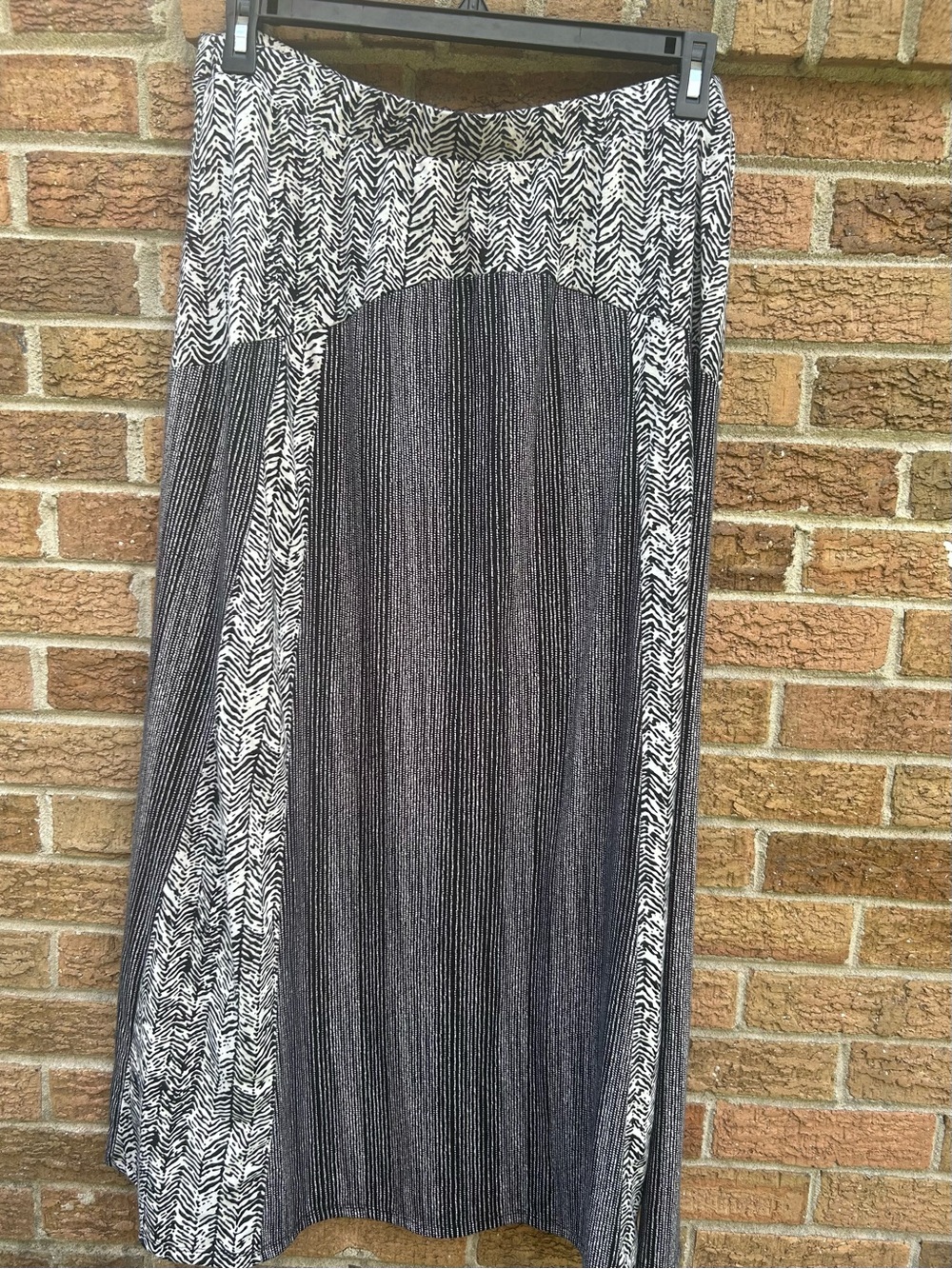 Cato Black and White Mixed-Pattern Pleated Maxi Skirt size 14/16